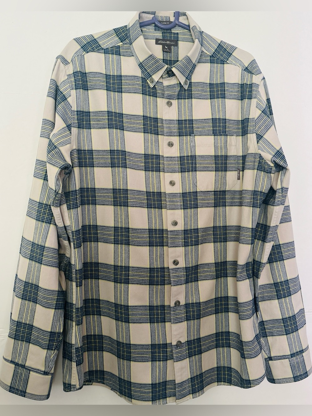 EDDIE BAUER MEN'S LONG SLEEVE CLASSIC FIT BUTTON DOWN PLAID FLANNEL SHIRT
SZ TL